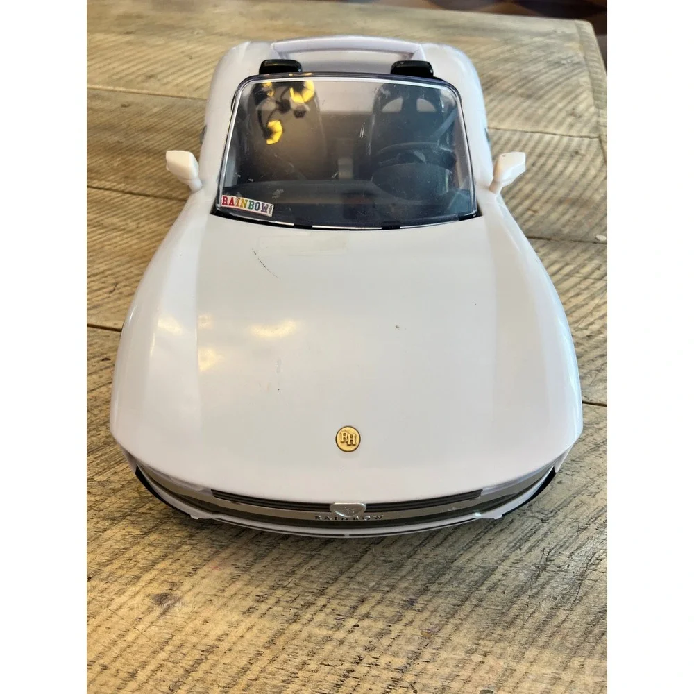 Rainbow High 8-in-1 Color Change Car White Convertible LED Light Up Vehicle